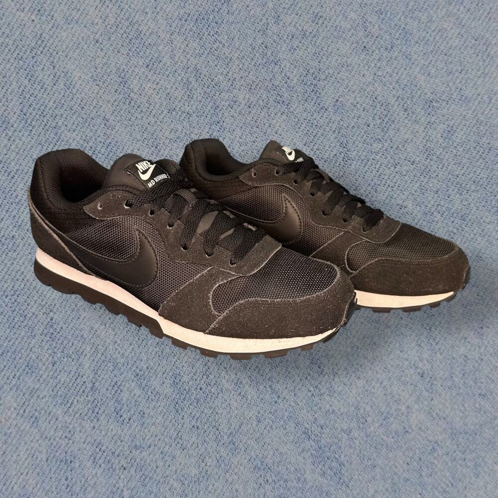 Nike MD Runner 2 Black Retro Running Shoes, Women’s Size 7.5
